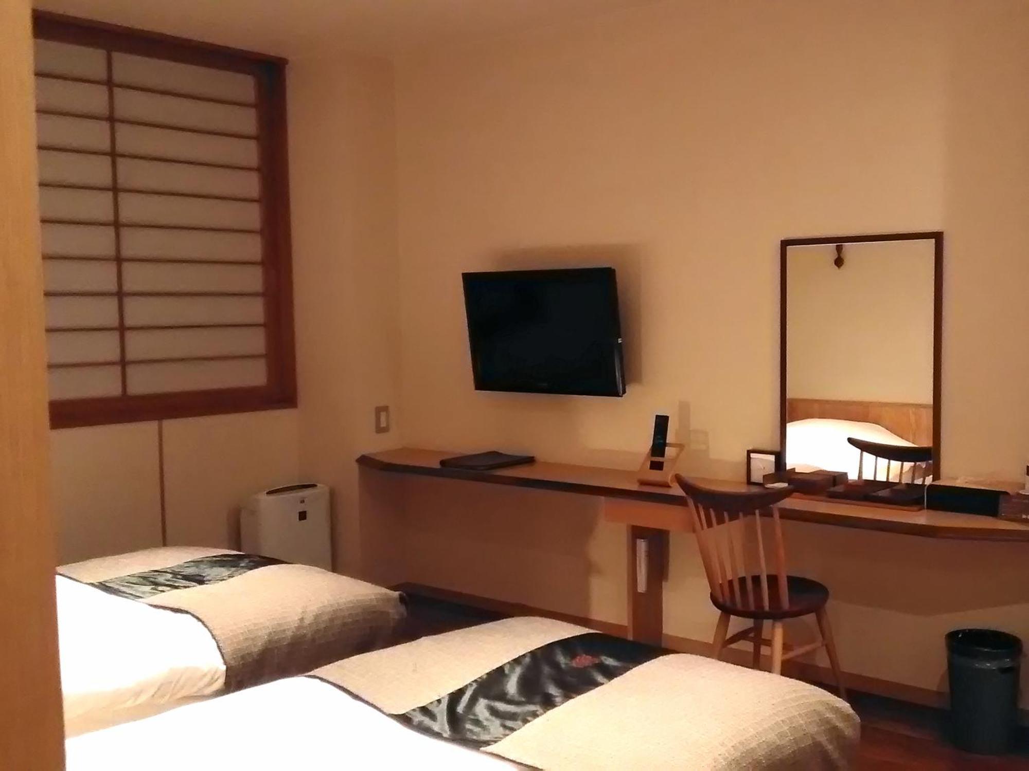 旅館 ニセコ昆布温泉 鶴雅別荘 杢の抄 4*